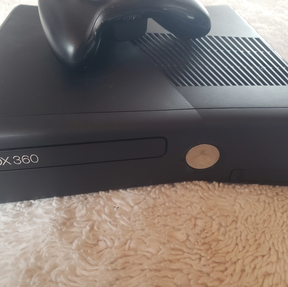 Xbox 360 - Picture 3 of 3
